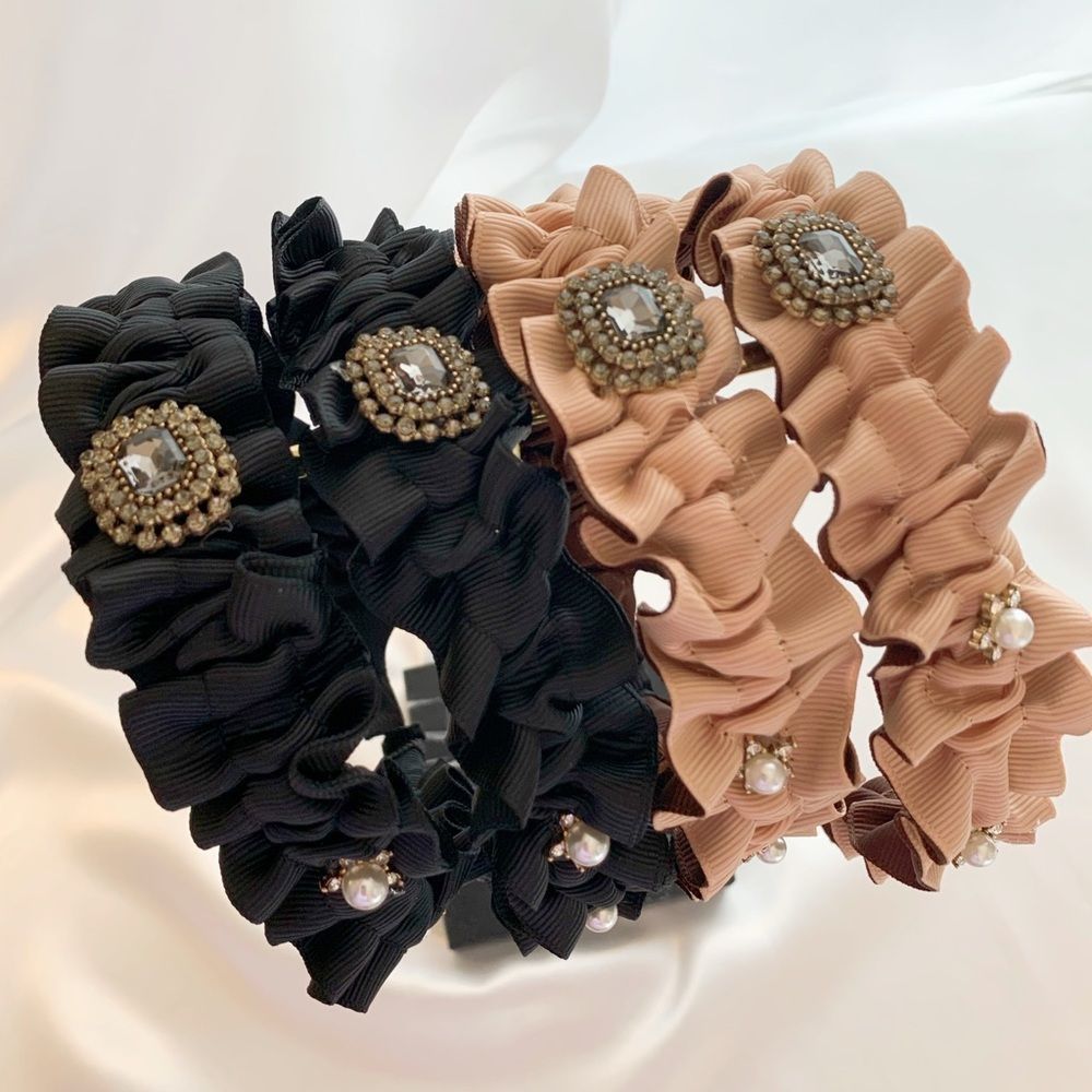 AURÉLIE Pearls & Jewels Ruffle Headband - 1 Piece